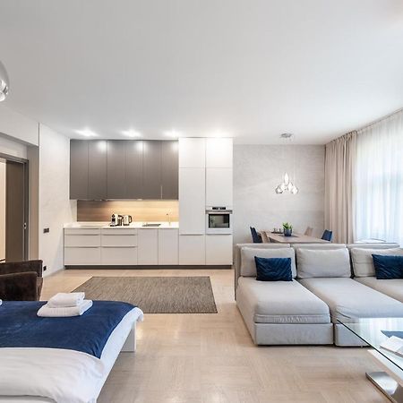 شقة New Luxury Apt With Ac&Parking In The Center Of براغ المظهر الخارجي الصورة