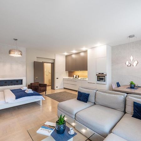 شقة New Luxury Apt With Ac&Parking In The Center Of براغ المظهر الخارجي الصورة