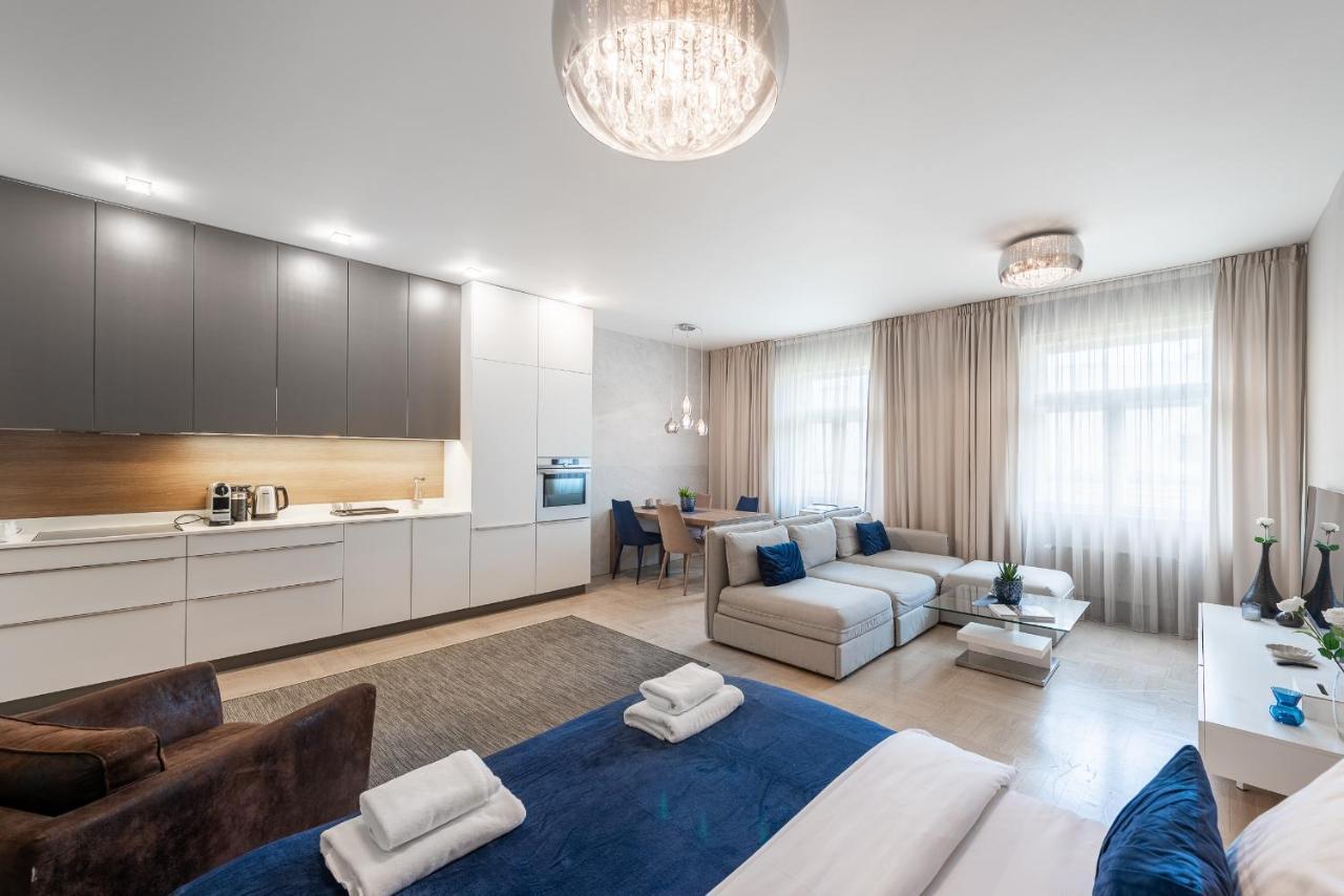 شقة New Luxury Apt With Ac&Parking In The Center Of براغ المظهر الخارجي الصورة