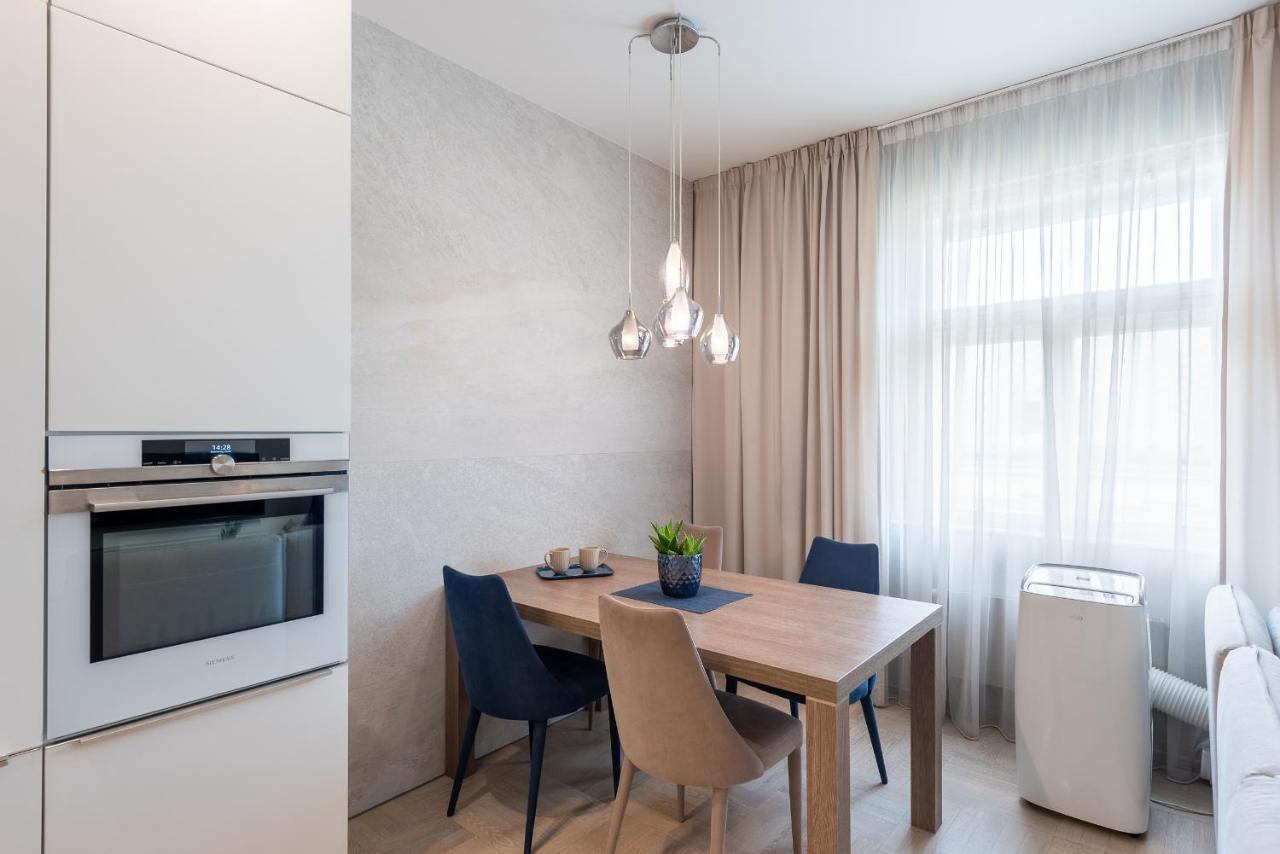 شقة New Luxury Apt With Ac&Parking In The Center Of براغ المظهر الخارجي الصورة