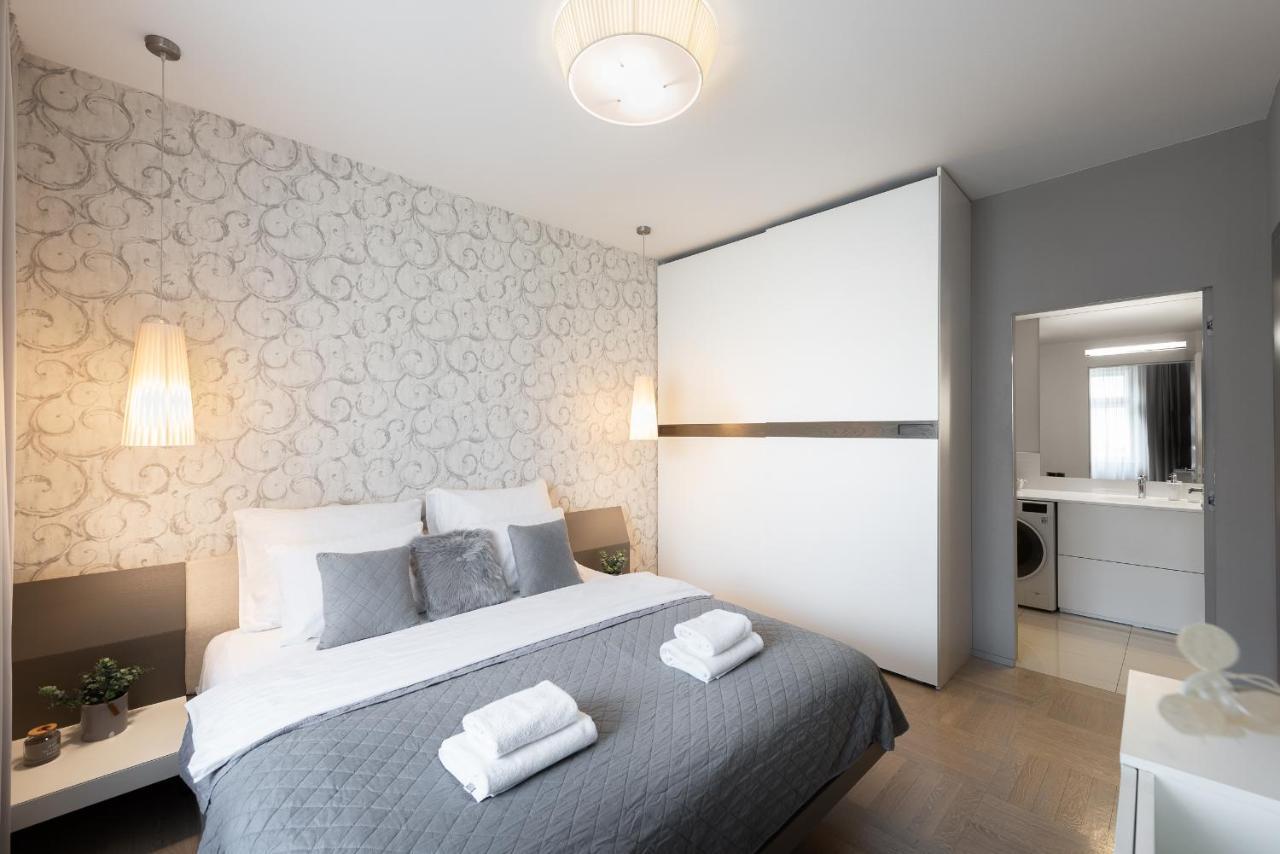شقة New Luxury Apt With Ac&Parking In The Center Of براغ المظهر الخارجي الصورة