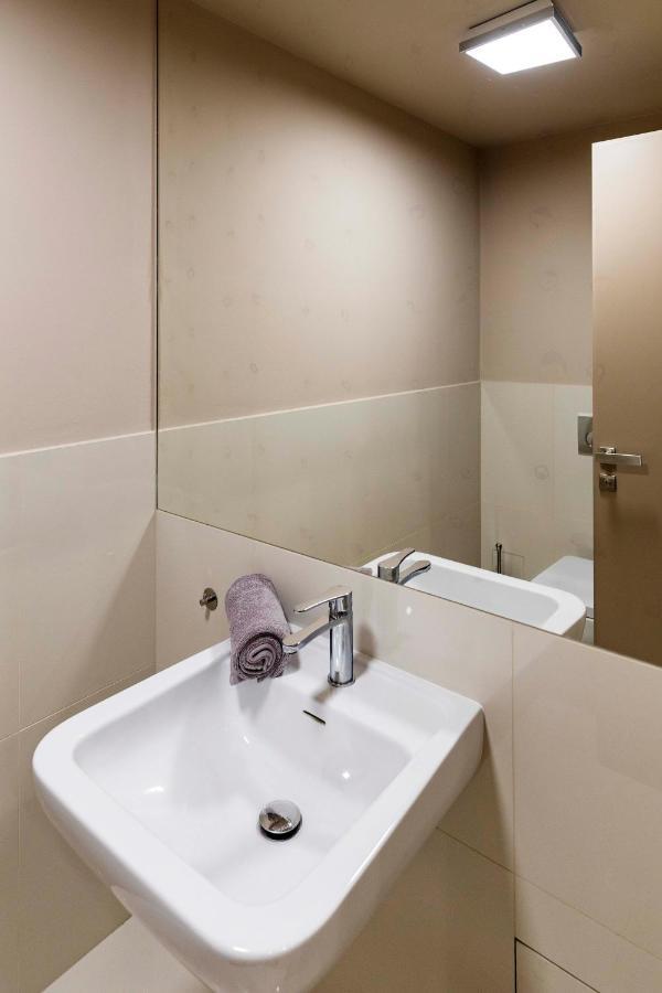 شقة New Luxury Apt With Ac&Parking In The Center Of براغ المظهر الخارجي الصورة